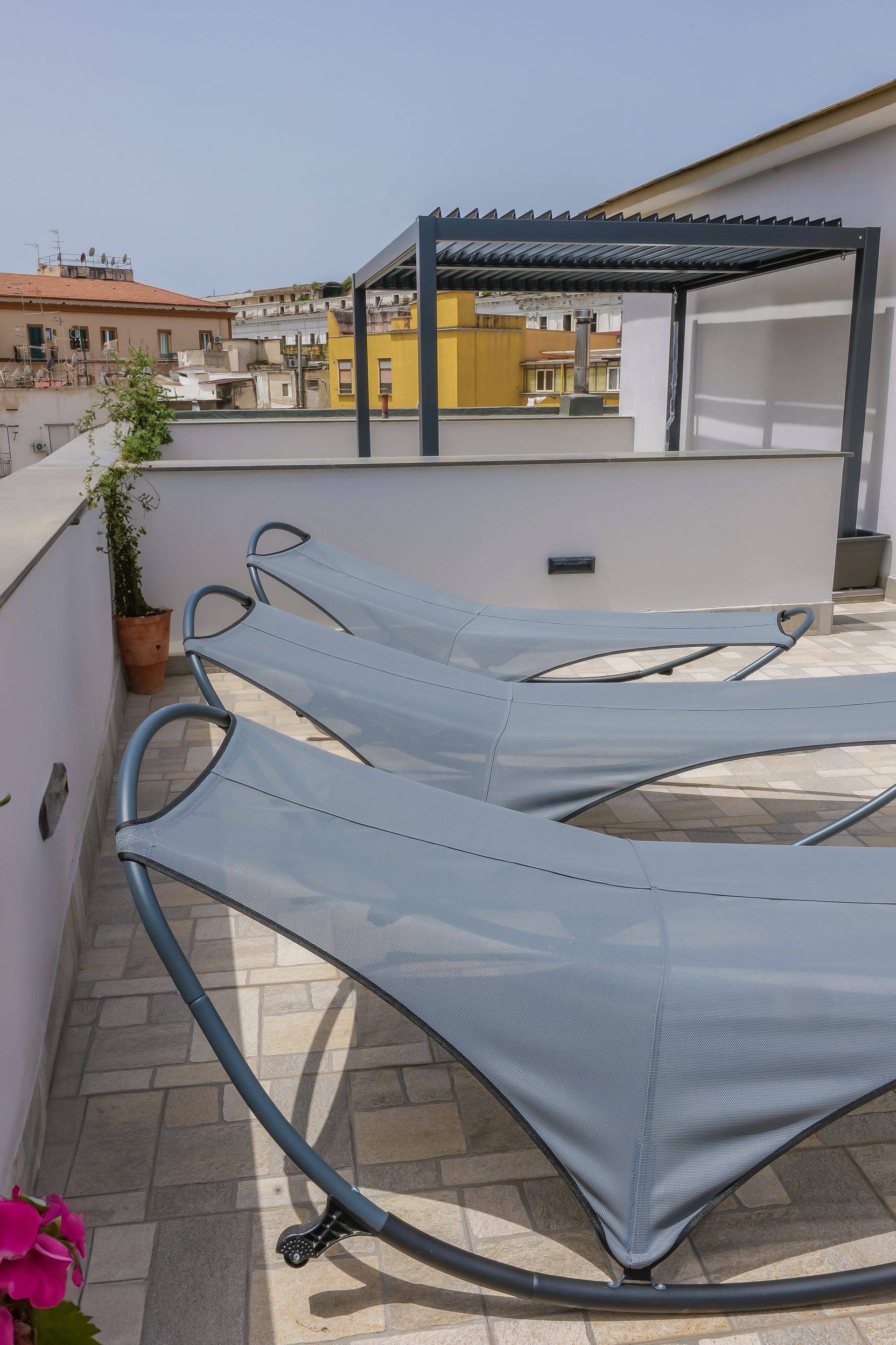 Solarium con lettini prendisole